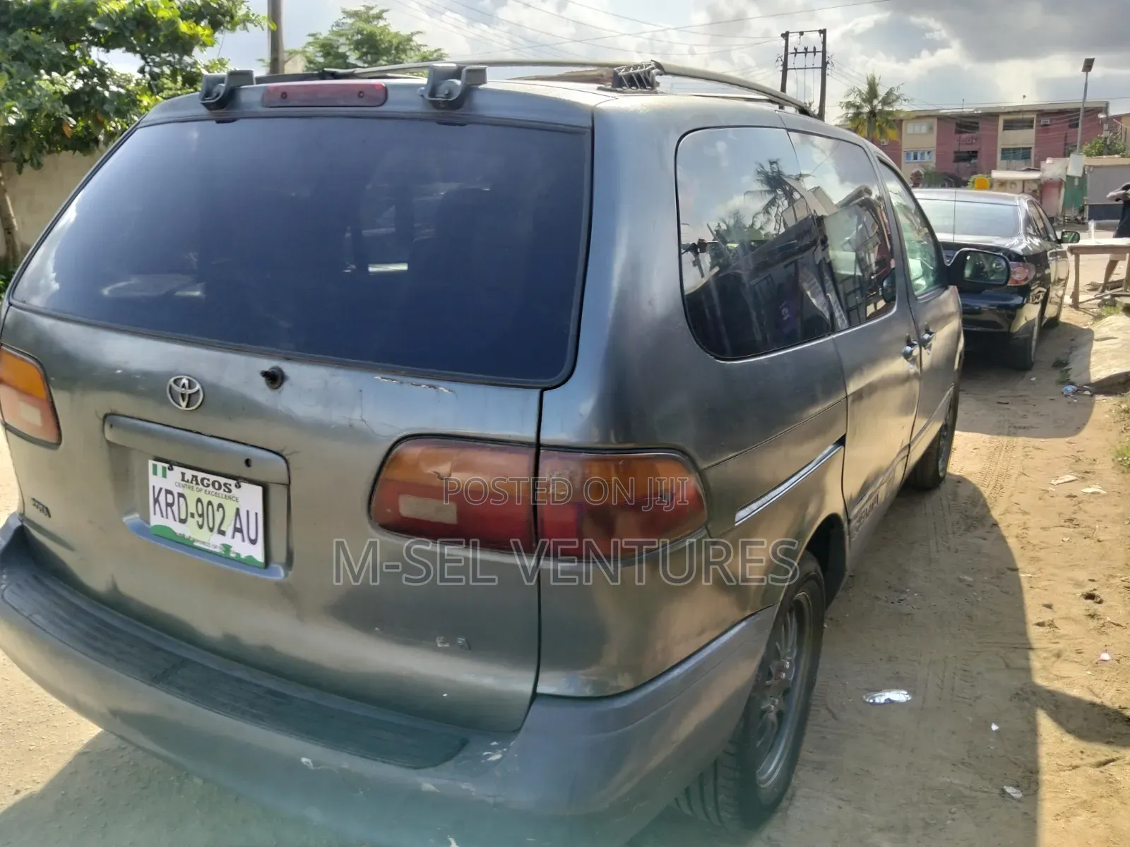 Toyota Sienna 2000 Gray