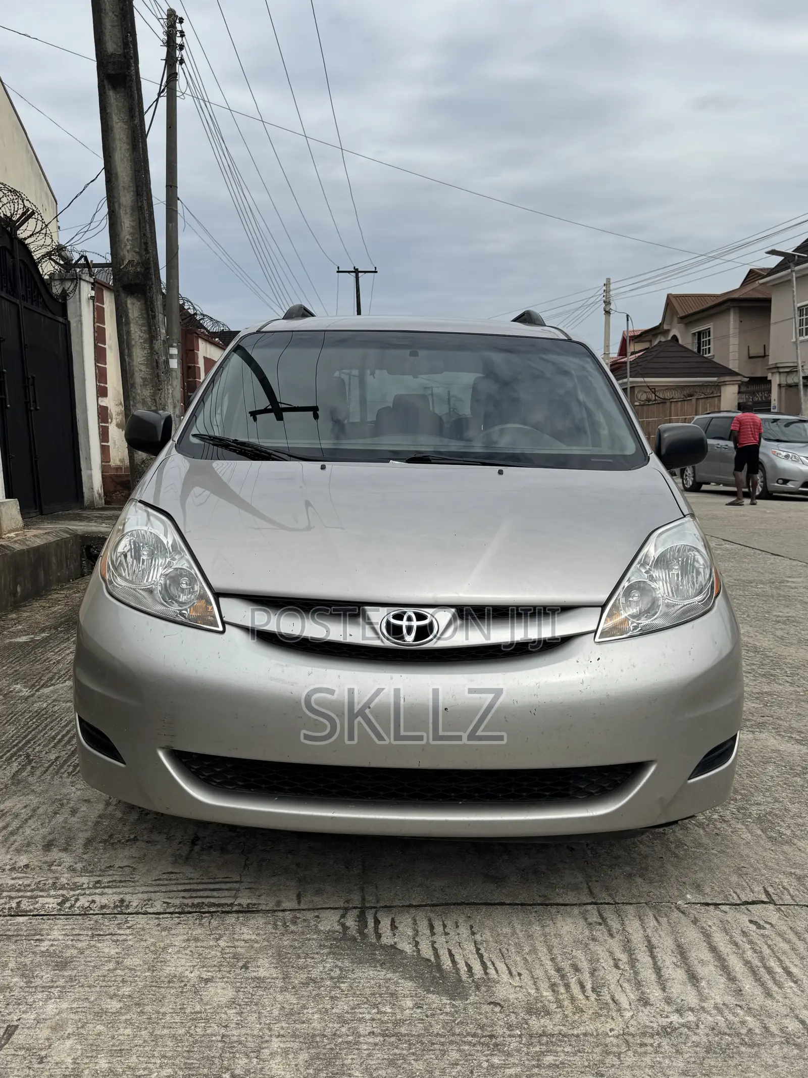 Toyota Sienna LE AWD 2009 Silver