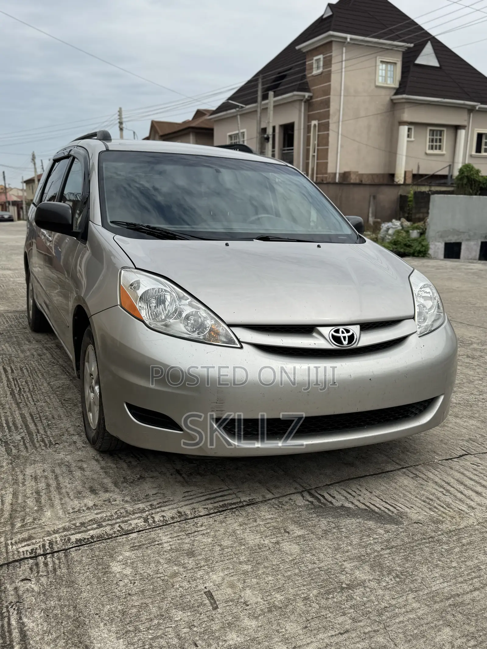 Toyota Sienna LE AWD 2009 Silver