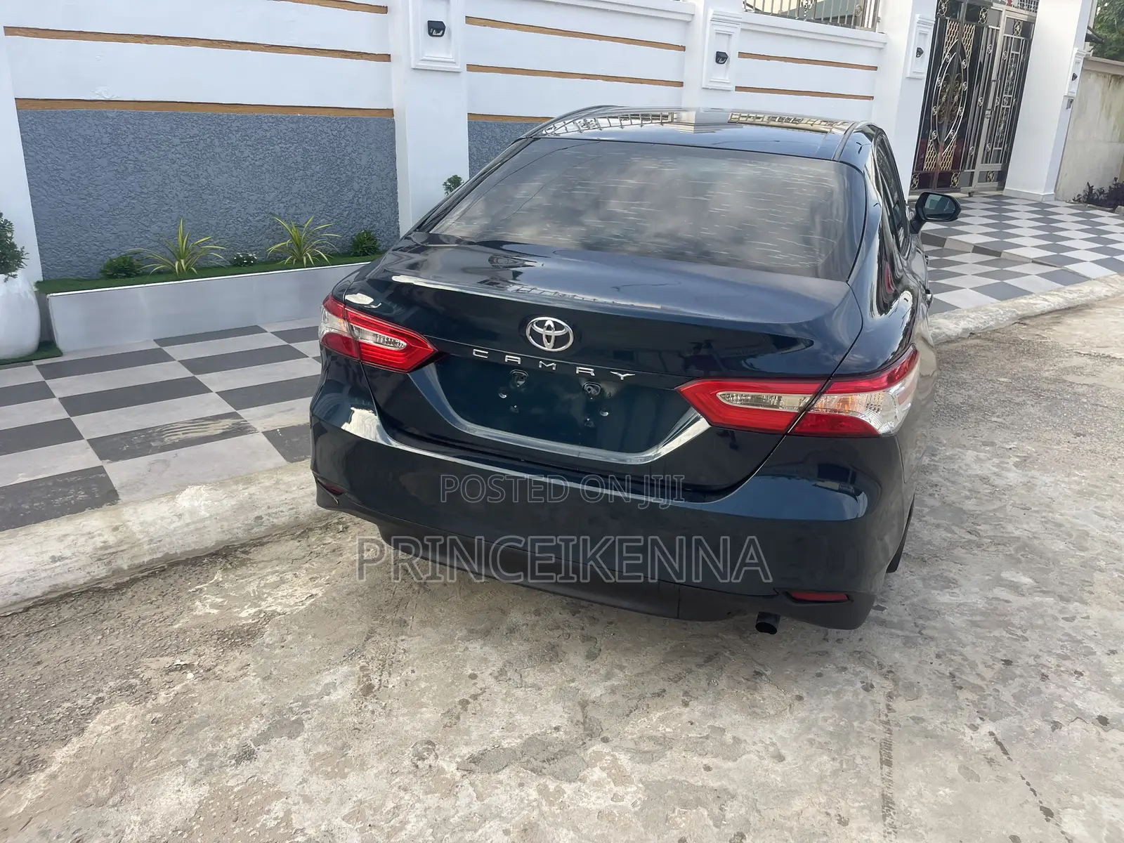 Toyota Camry 2018 Green