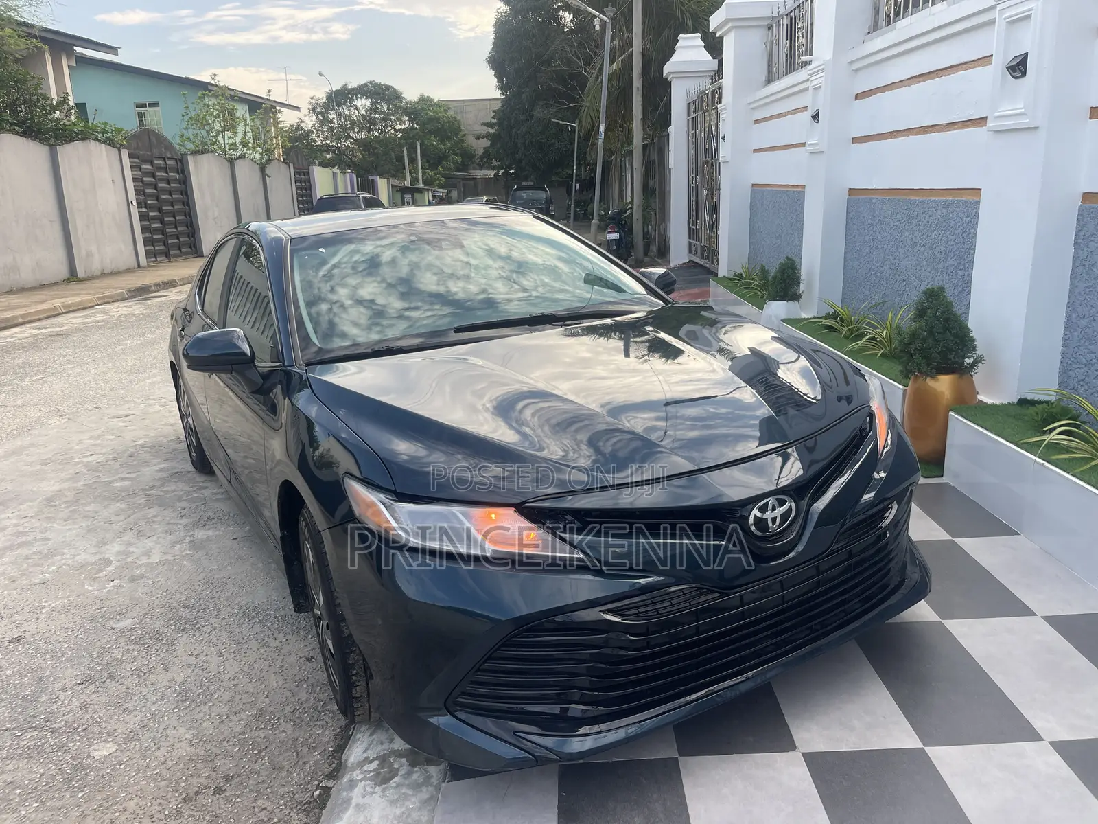 Toyota Camry 2018 Green