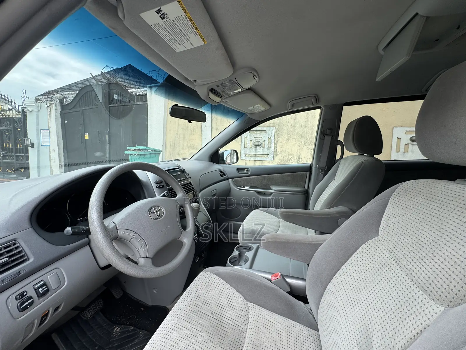 Toyota Sienna LE AWD 2009 Silver