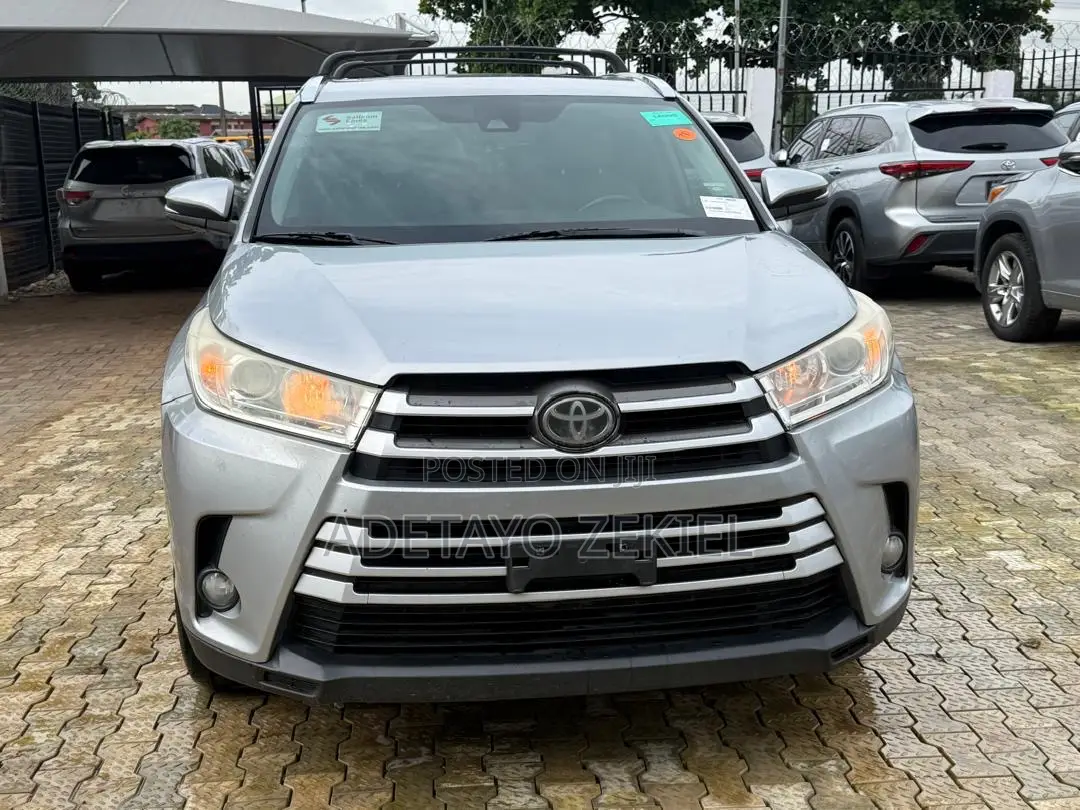 Toyota Highlander 2018 Silver