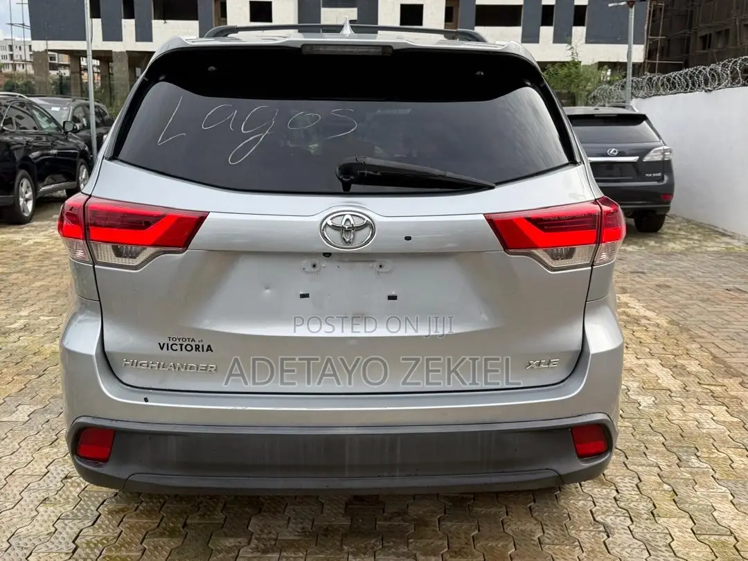 Toyota Highlander 2018 Silver