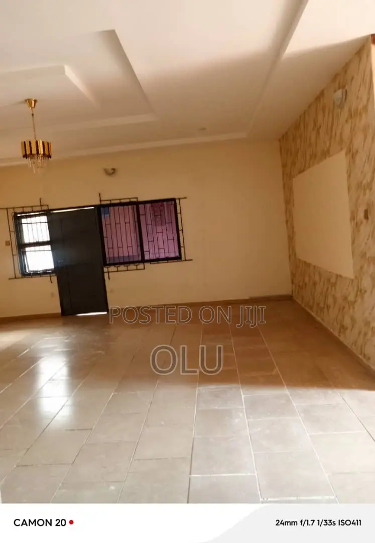 3bdrm Block of Flats in Iju Road for rent