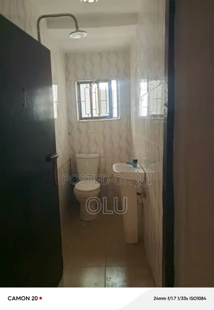 3bdrm Block of Flats in Iju Road for rent