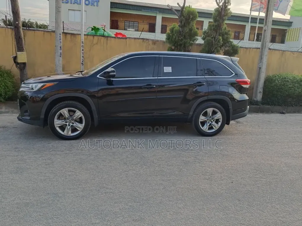 Toyota Highlander Limited 2019 Black
