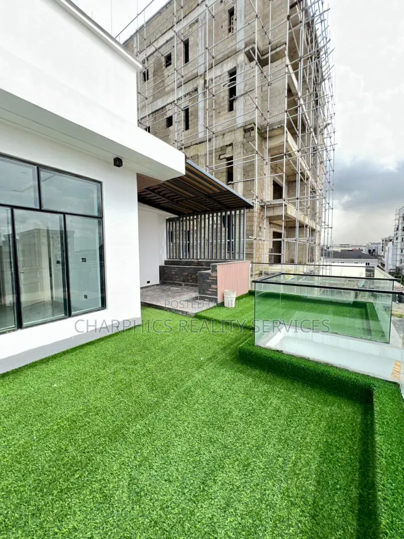 5bdrm Duplex in Lekki Phase 1 for sale