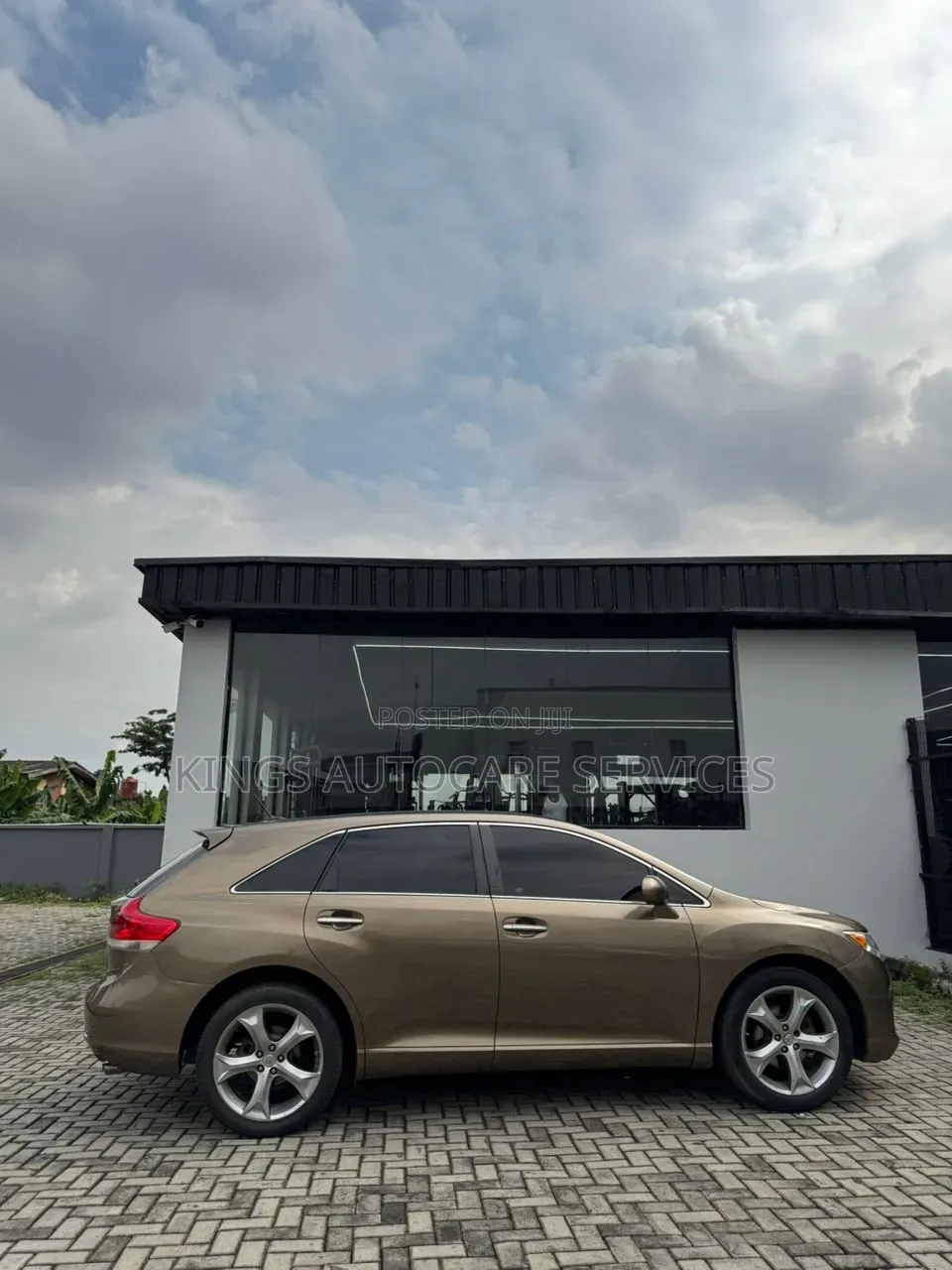 Toyota Venza 2011 Gold