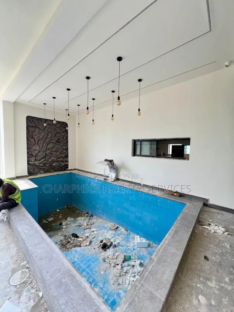 5bdrm Duplex in Lekki Phase 1 for sale