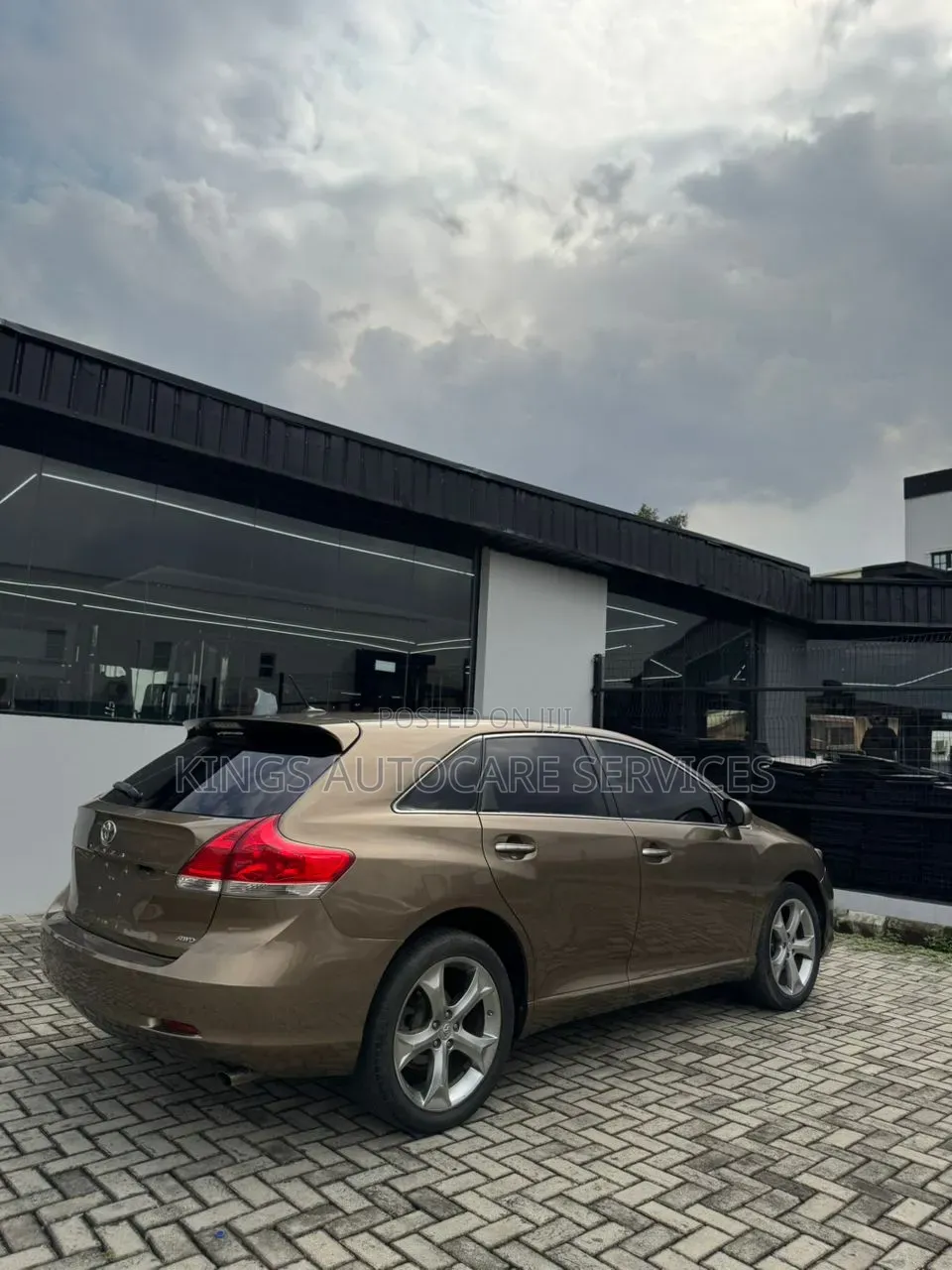 Toyota Venza 2011 Gold