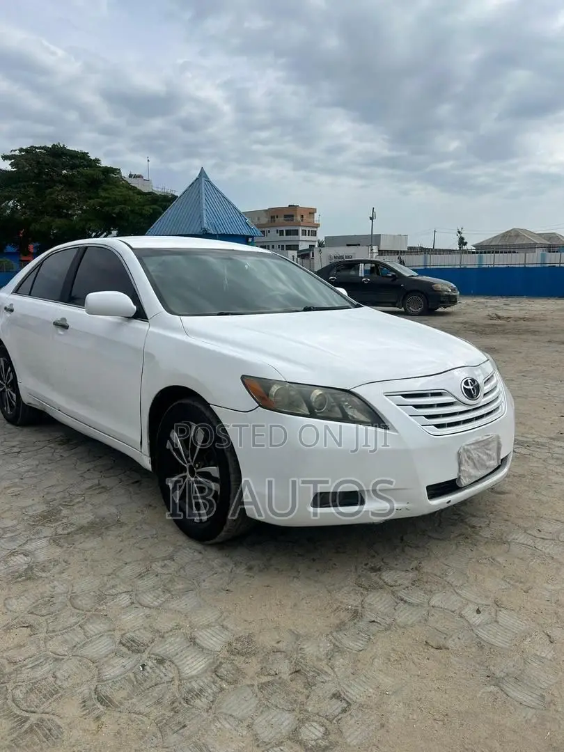 Toyota Camry 2.4 LE 2008 White