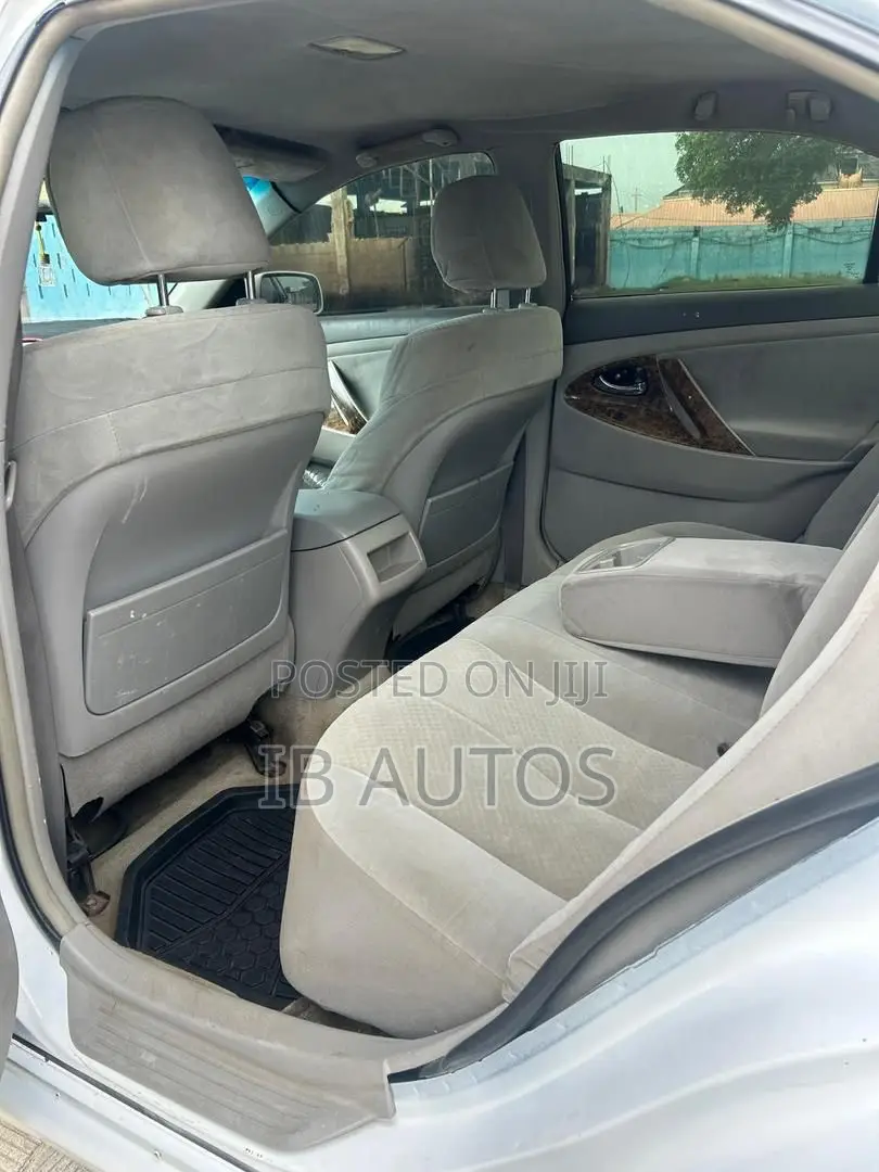 Toyota Camry 2.4 LE 2008 White