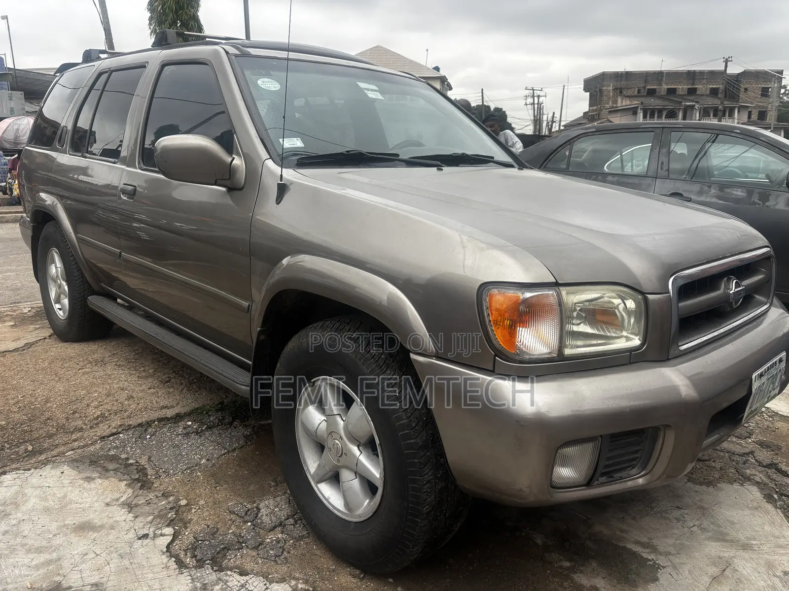 Nissan Pathfinder Automatic 2000 Gray