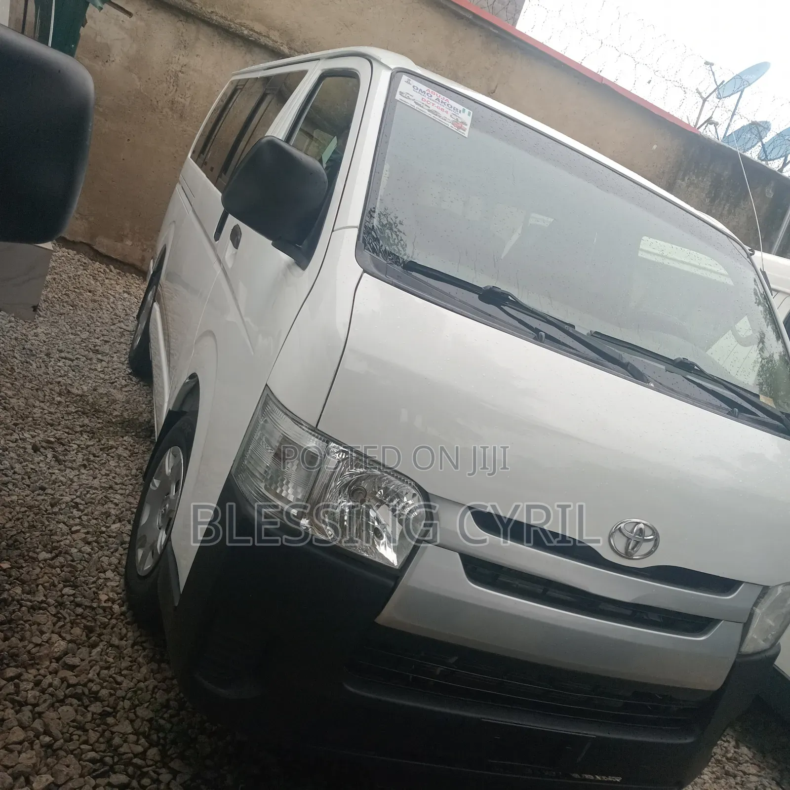 Toyota HiAce 2014 White