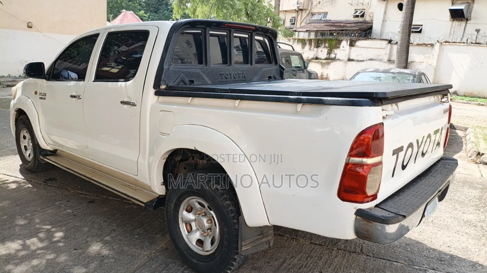 Toyota Hilux 2013 White