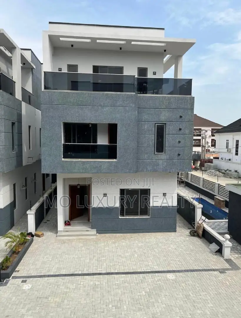 5bdrm Townhouse / Terrace in Ikate for rent