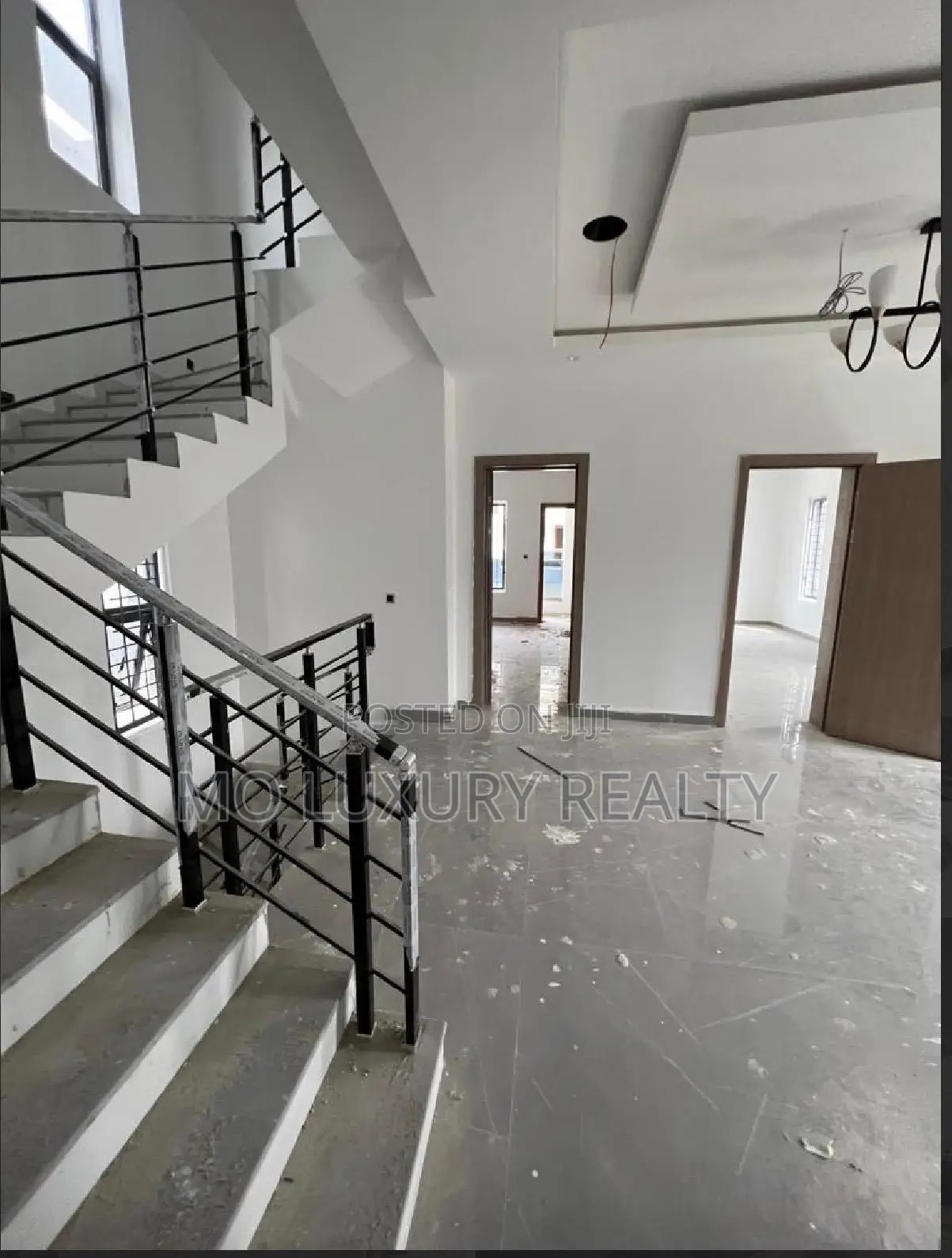 5bdrm Townhouse / Terrace in Ikate for rent