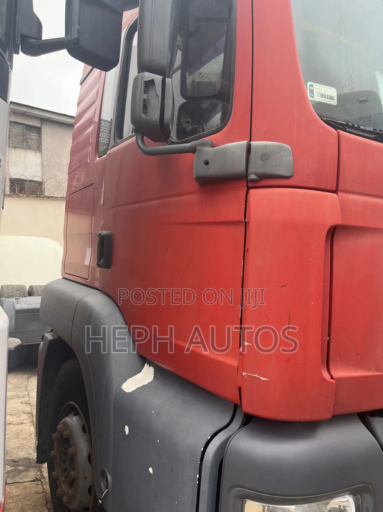 Neat Man Trailer Head