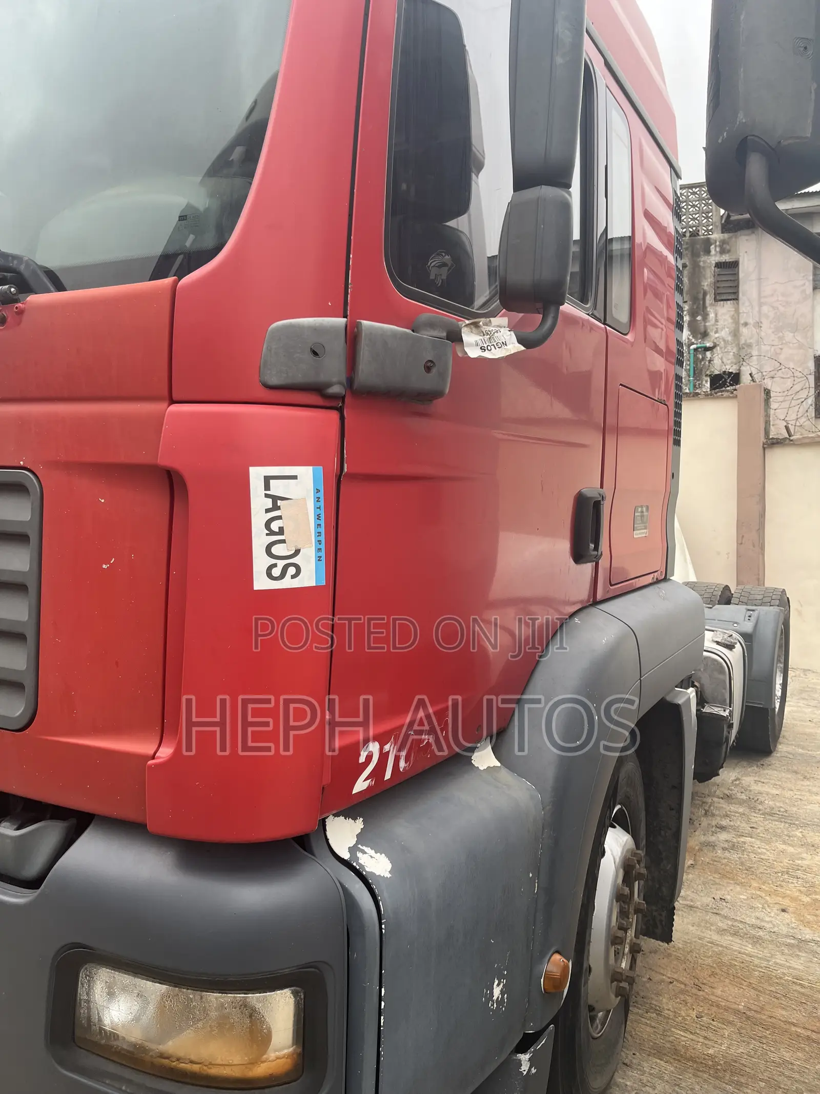 Neat Man Trailer Head