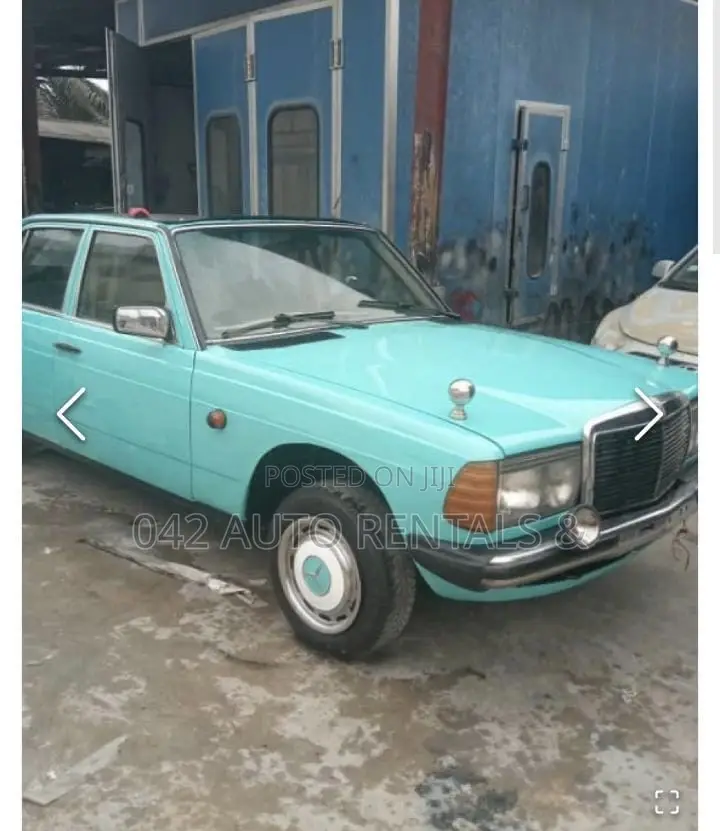 Vintage Mercedes Benz W123 for Hire