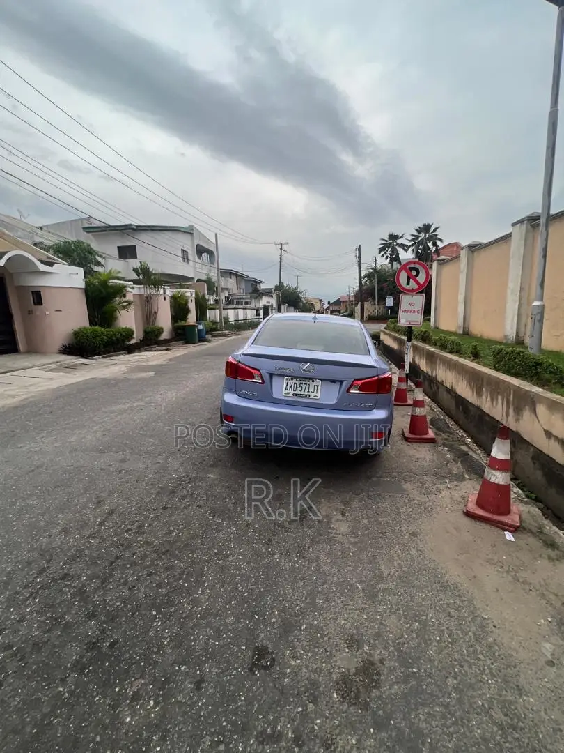 Lexus IS 2010 Blue