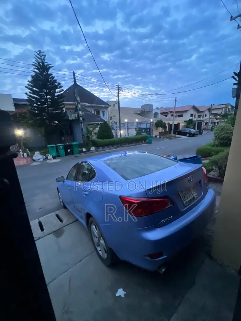 Lexus IS 2010 Blue