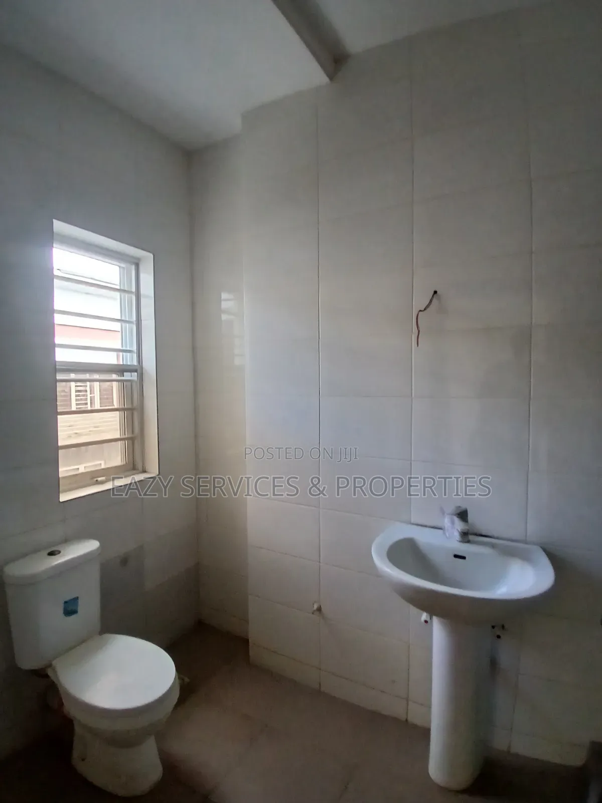 1bdrm Shared Apartment in Gated And Secured, Off Lekki-Epe Expressway