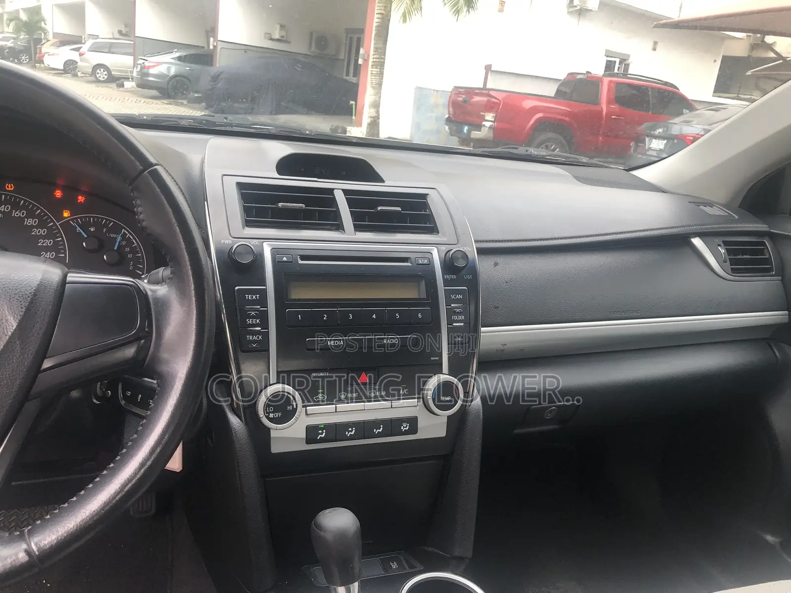 Toyota Camry LE 4dr Sedan (2.5L 4cyl 6A) 2017 Silver