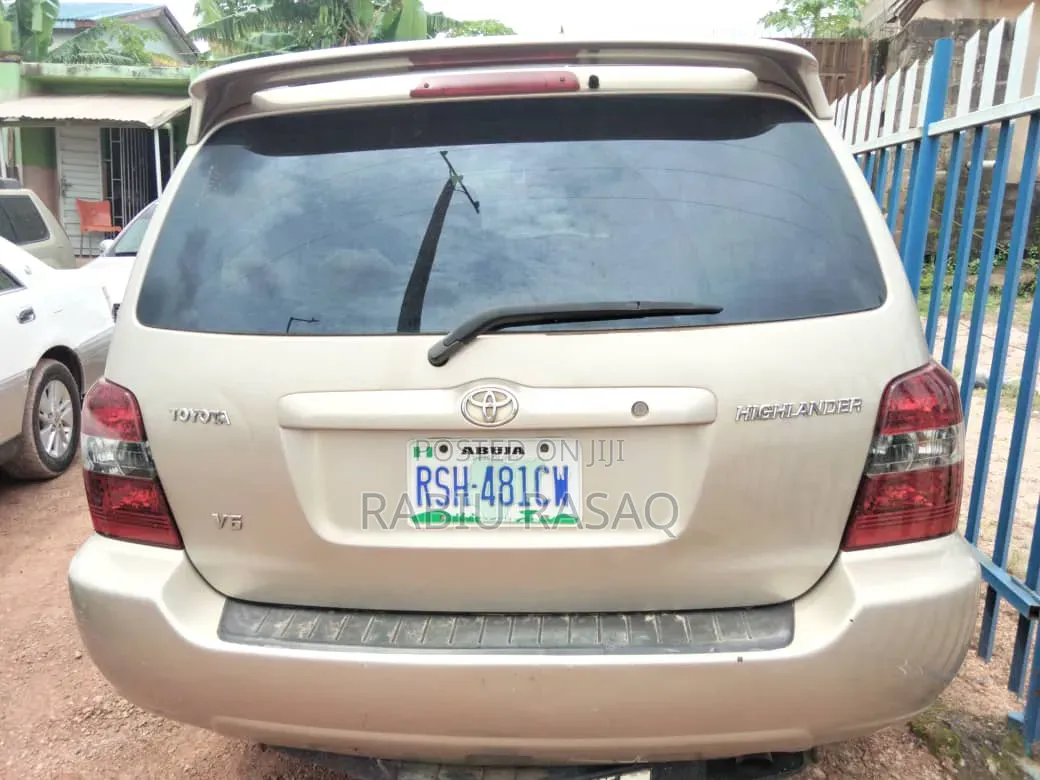 Toyota Highlander 2006 Gold