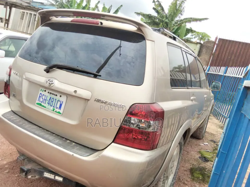 Toyota Highlander 2006 Gold