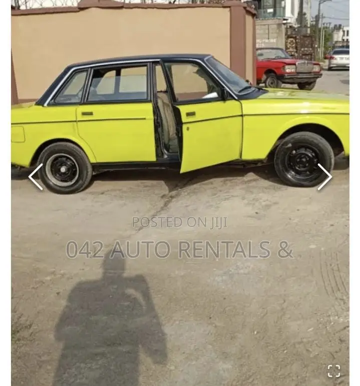 Vintage Volvo 240gl (Lemon Green) for Hire