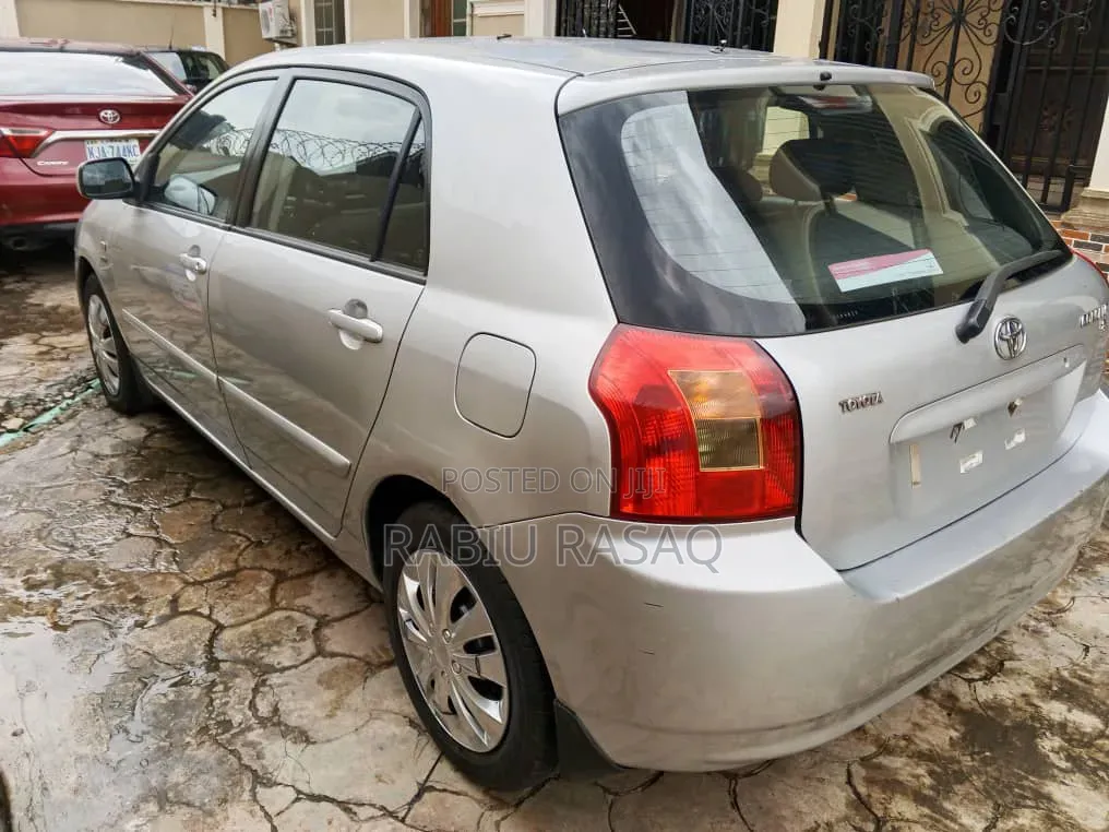 Toyota Corolla 2004 Silver