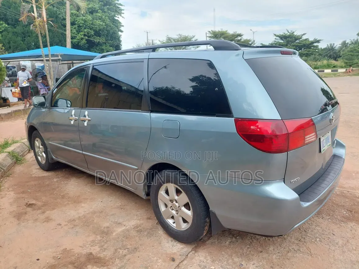 Toyota Sienna XLE Limited 2005 Blue