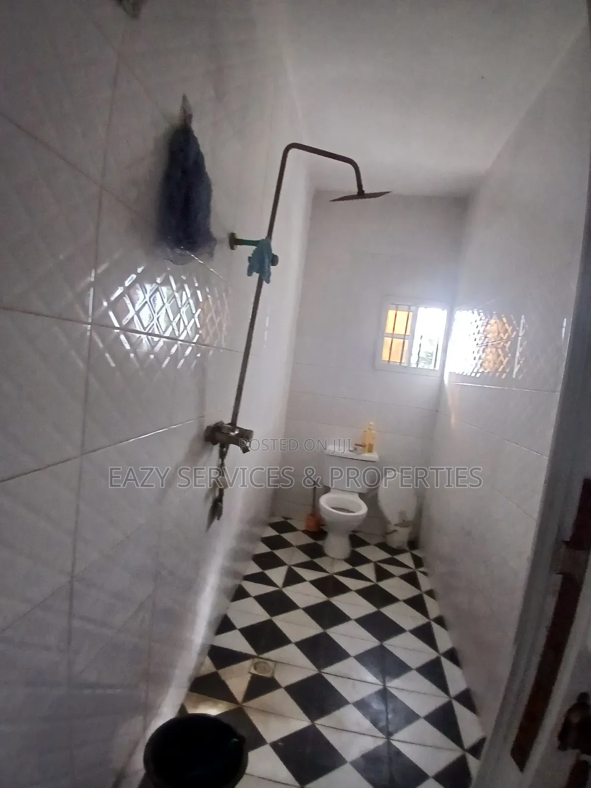 1bdrm Shared Apartment in Off Lekki-Epe Expressway for rent