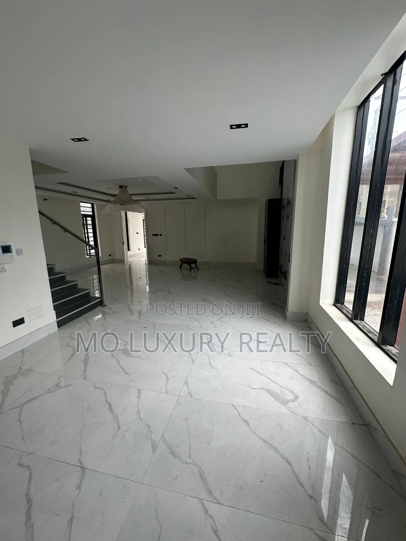 5bdrm Duplex in Lekki Phase 1 for sale