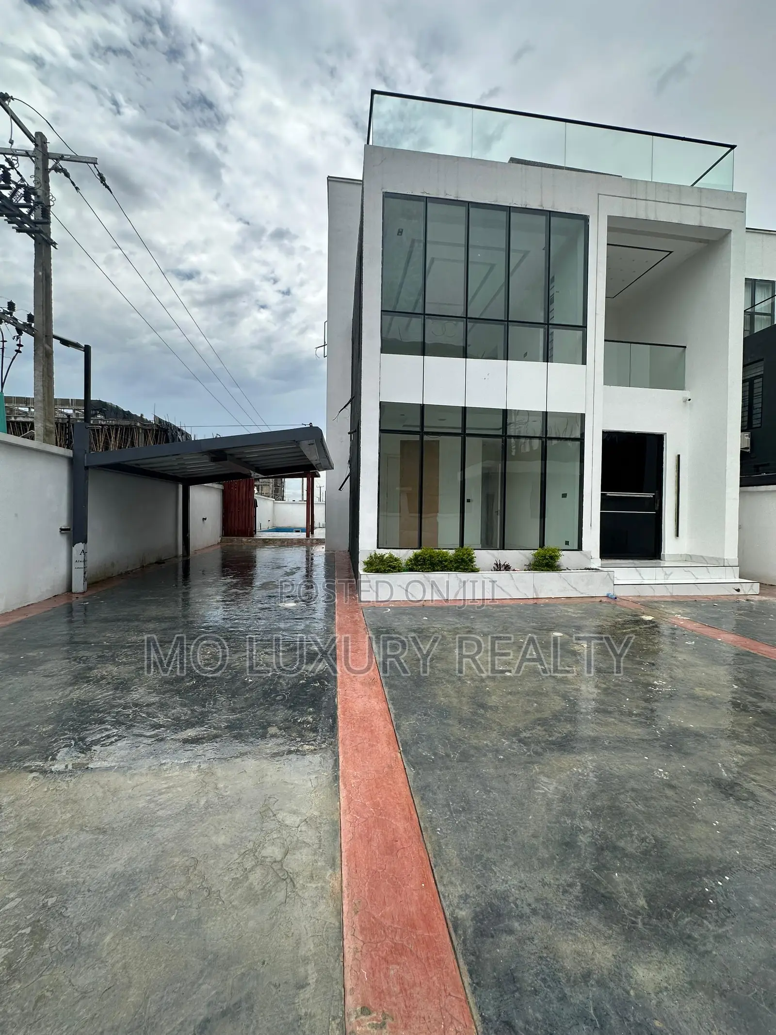 5bdrm Duplex in Lekki Phase 1 for sale