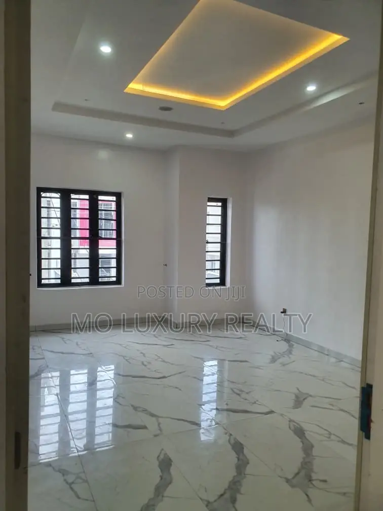 4bdrm Duplex in Ikate-Elegushi for sale