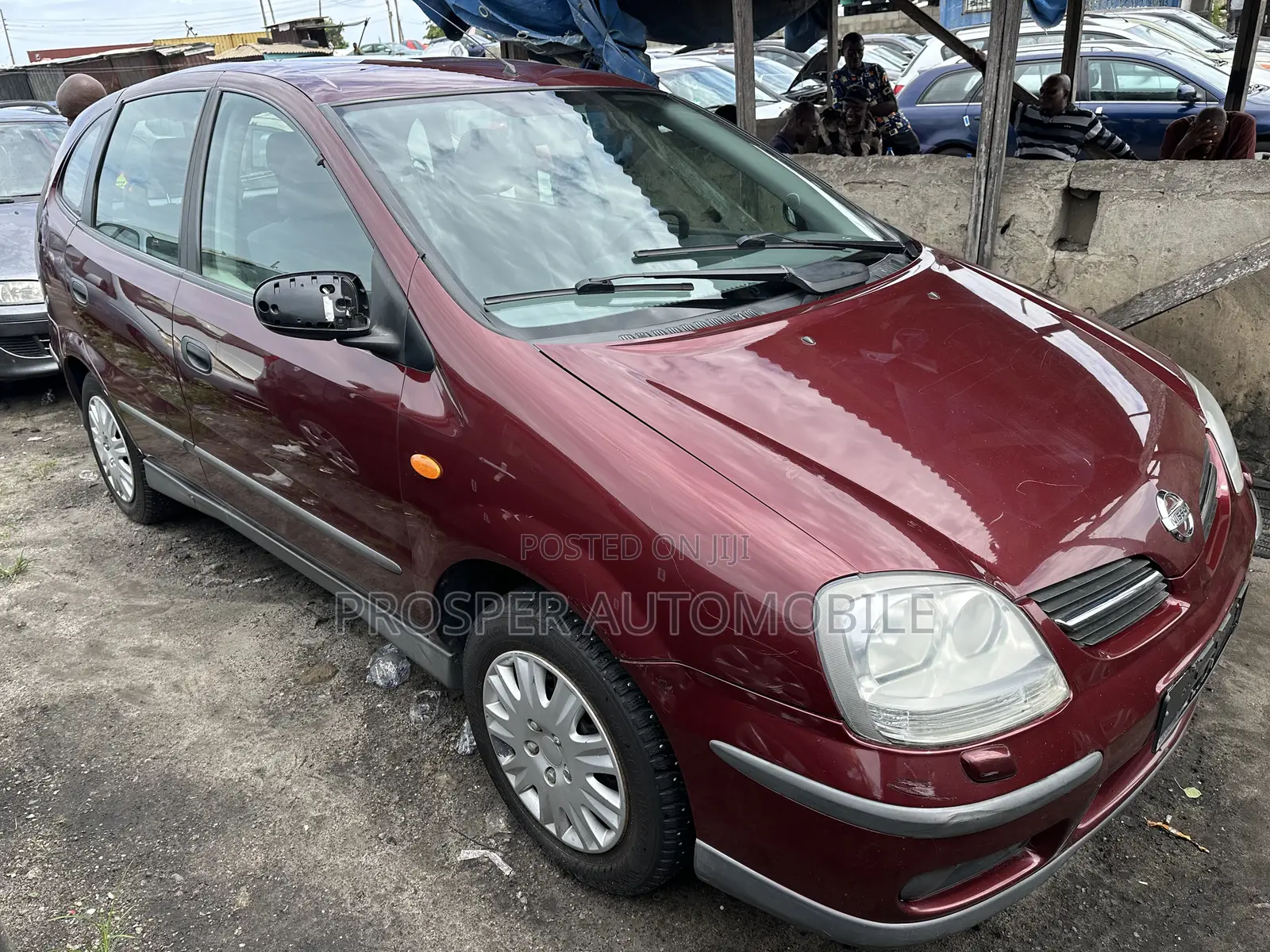 Nissan Almera Tino 2005 Red