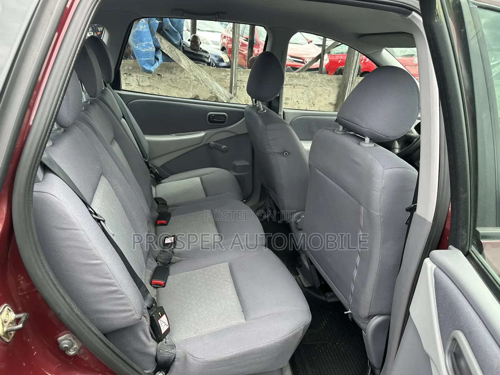 Nissan Almera Tino 2005 Red