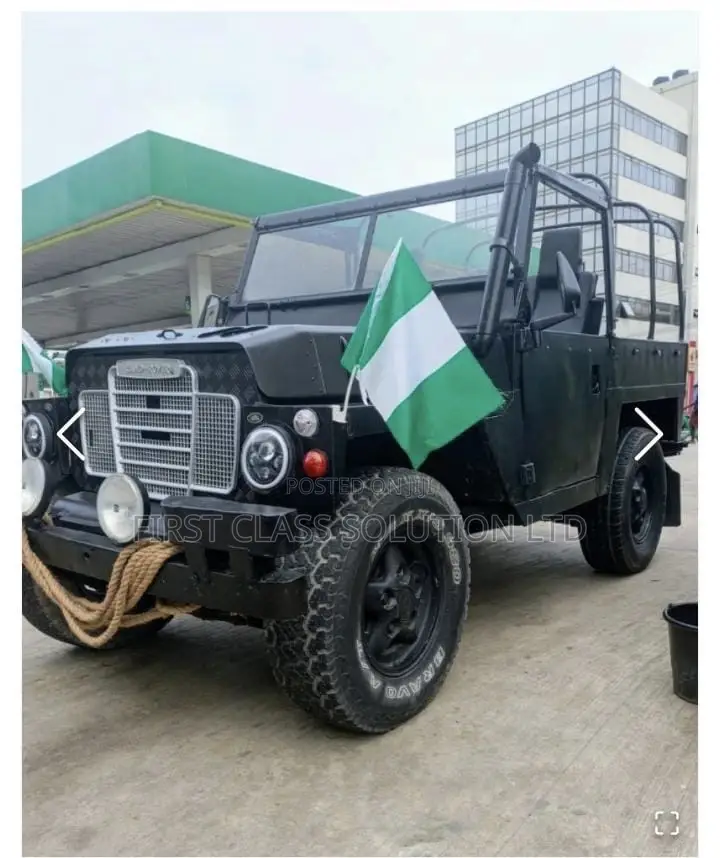 Vintage 1969 Air Portable Land Rover Defender for Hire