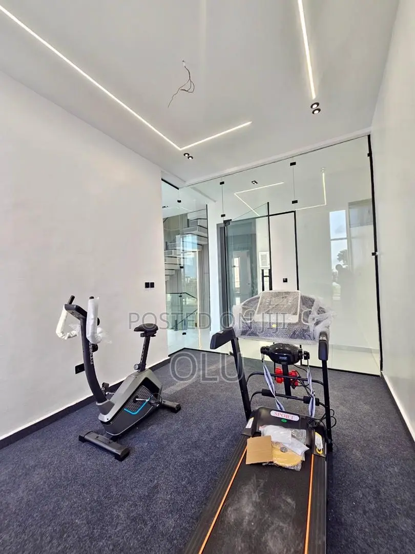 5bdrm Duplex in Osapa London for sale