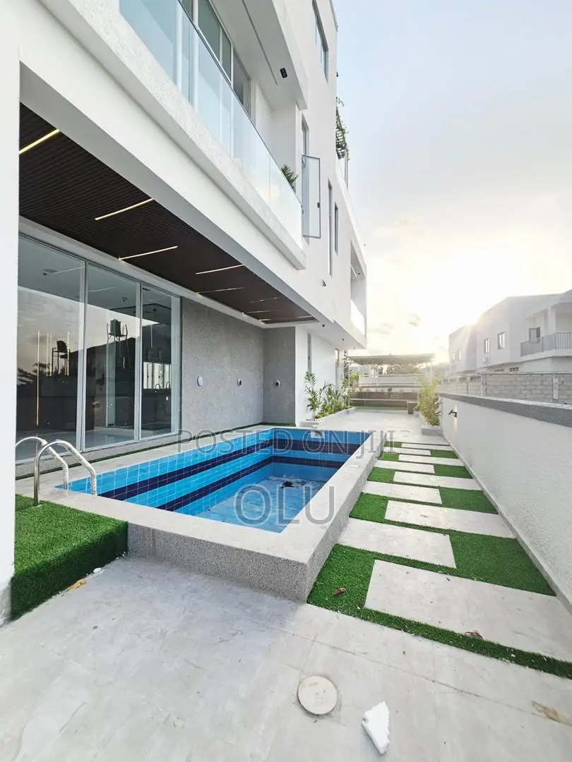 5bdrm Duplex in Osapa London for sale