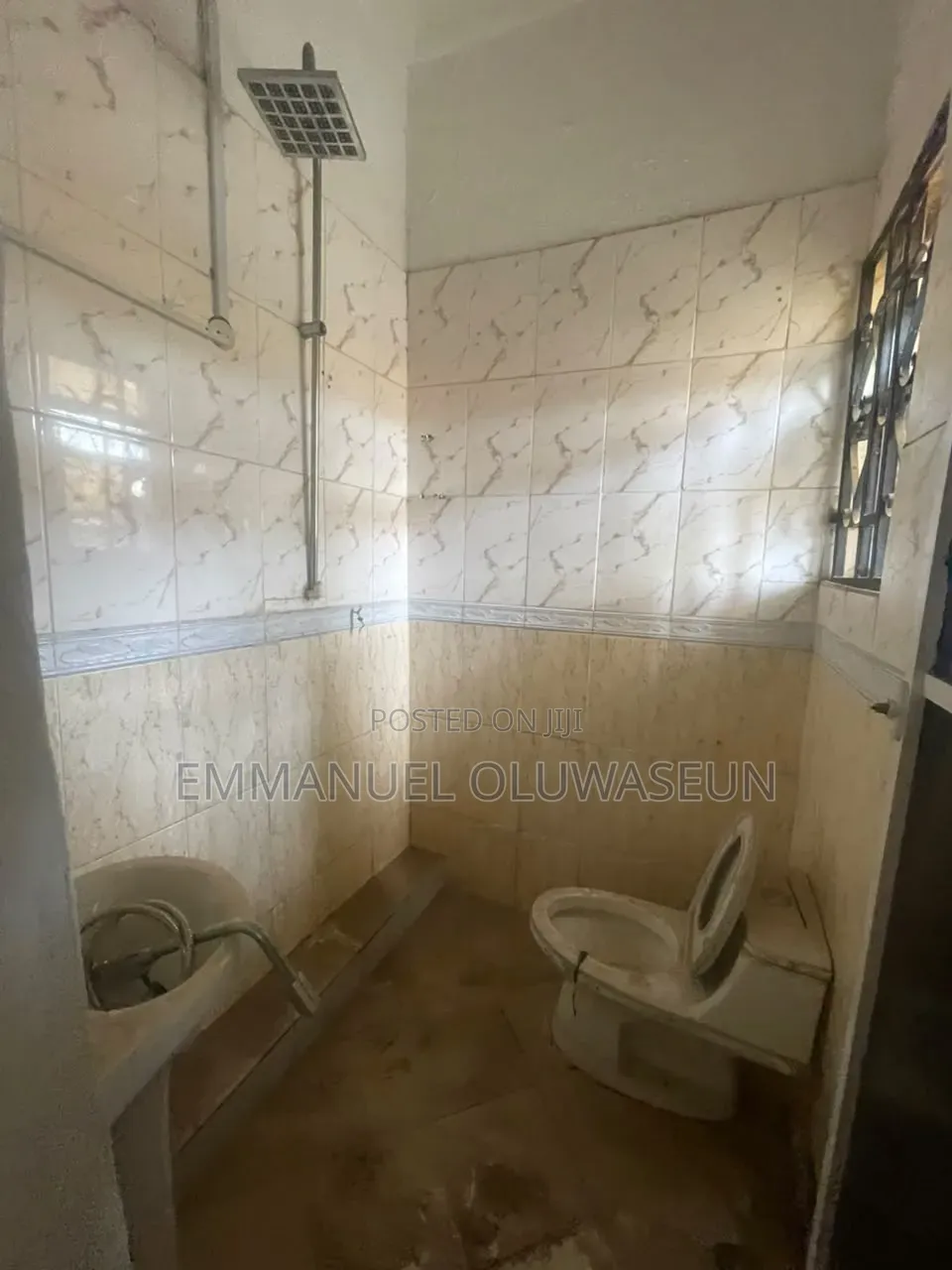 5bdrm Apartment in Groundfloor, Wuye for rent