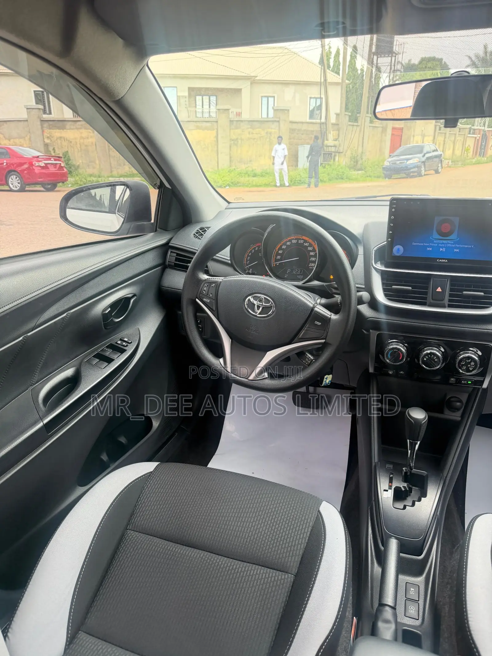Toyota Yaris 2021 White