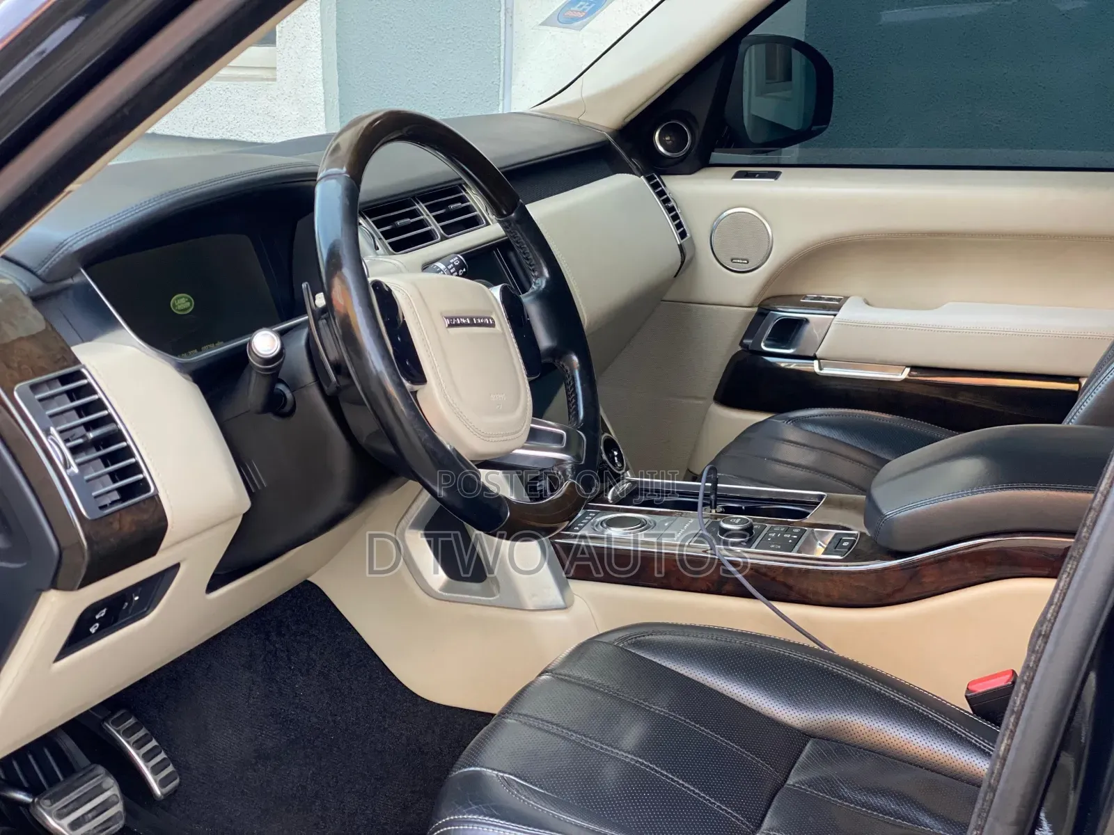 Land Rover Range Rover Vogue 2015 Black