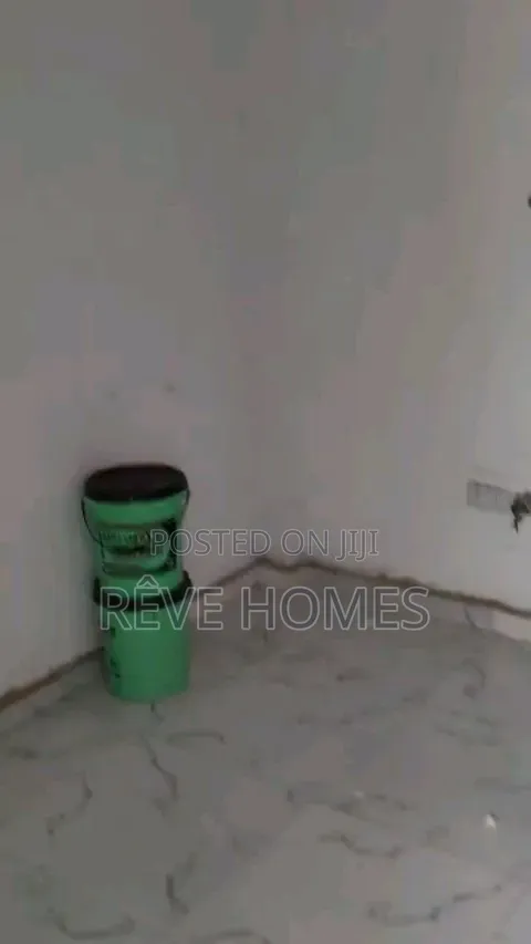 Furnished 2bdrm Block of Flats in Alagomeji for rent