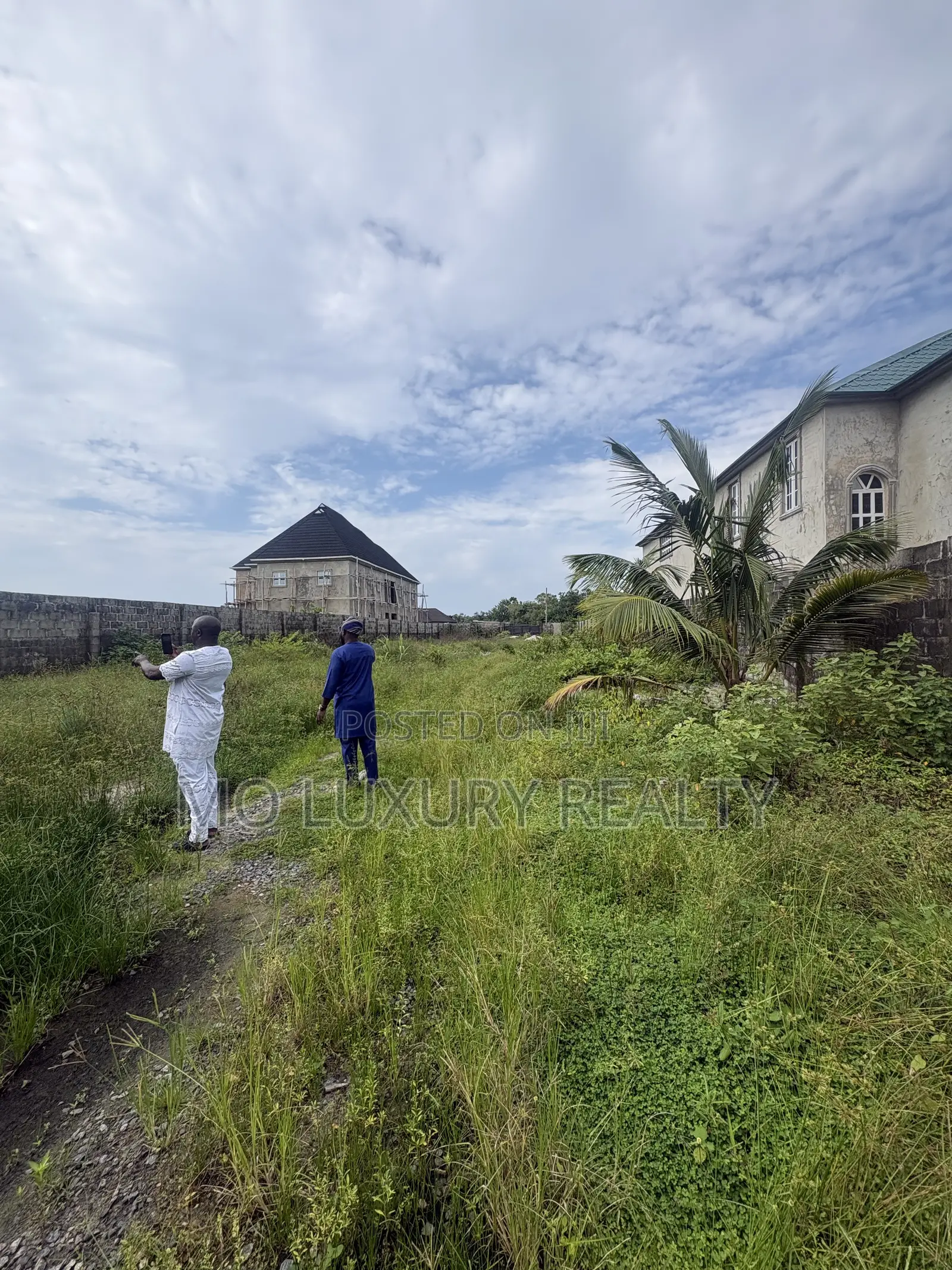 1,339 SQM Land for Sale 2 Ways Street. 2 Plots