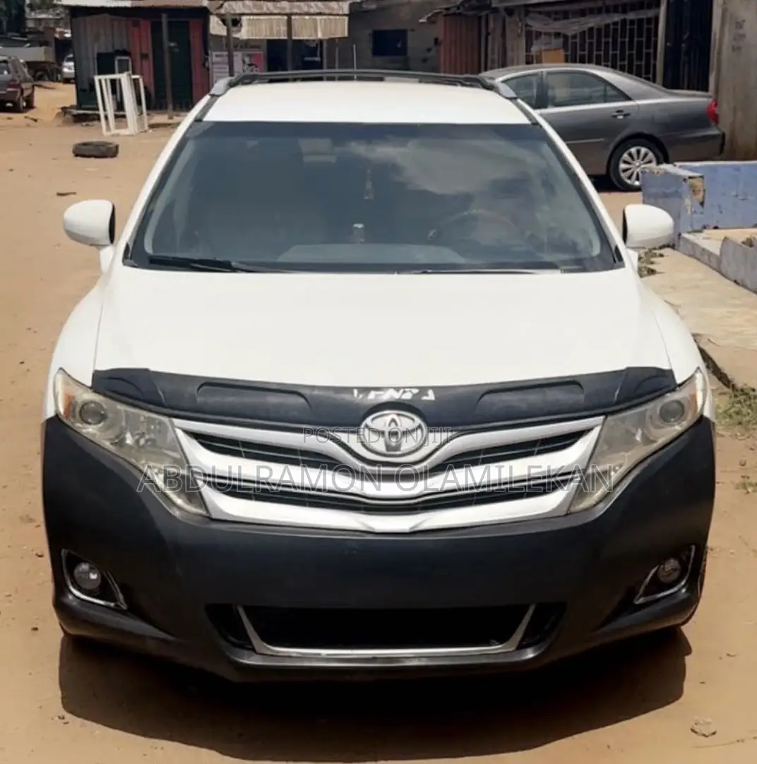 Toyota Venza 2010 White