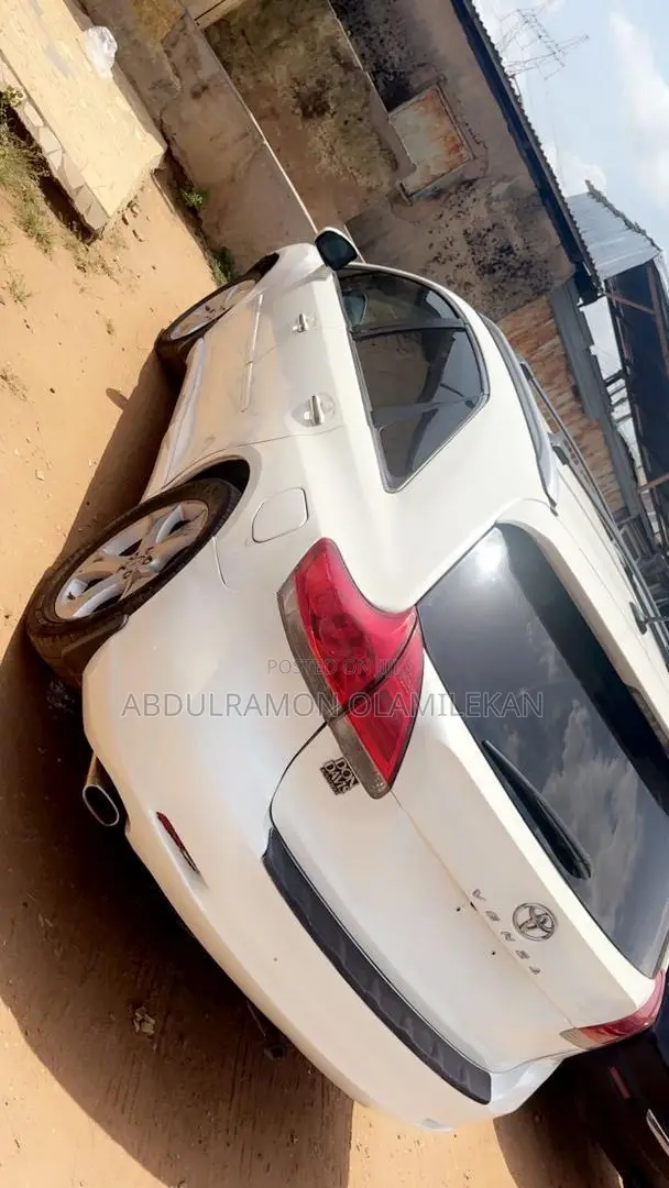Toyota Venza 2010 White